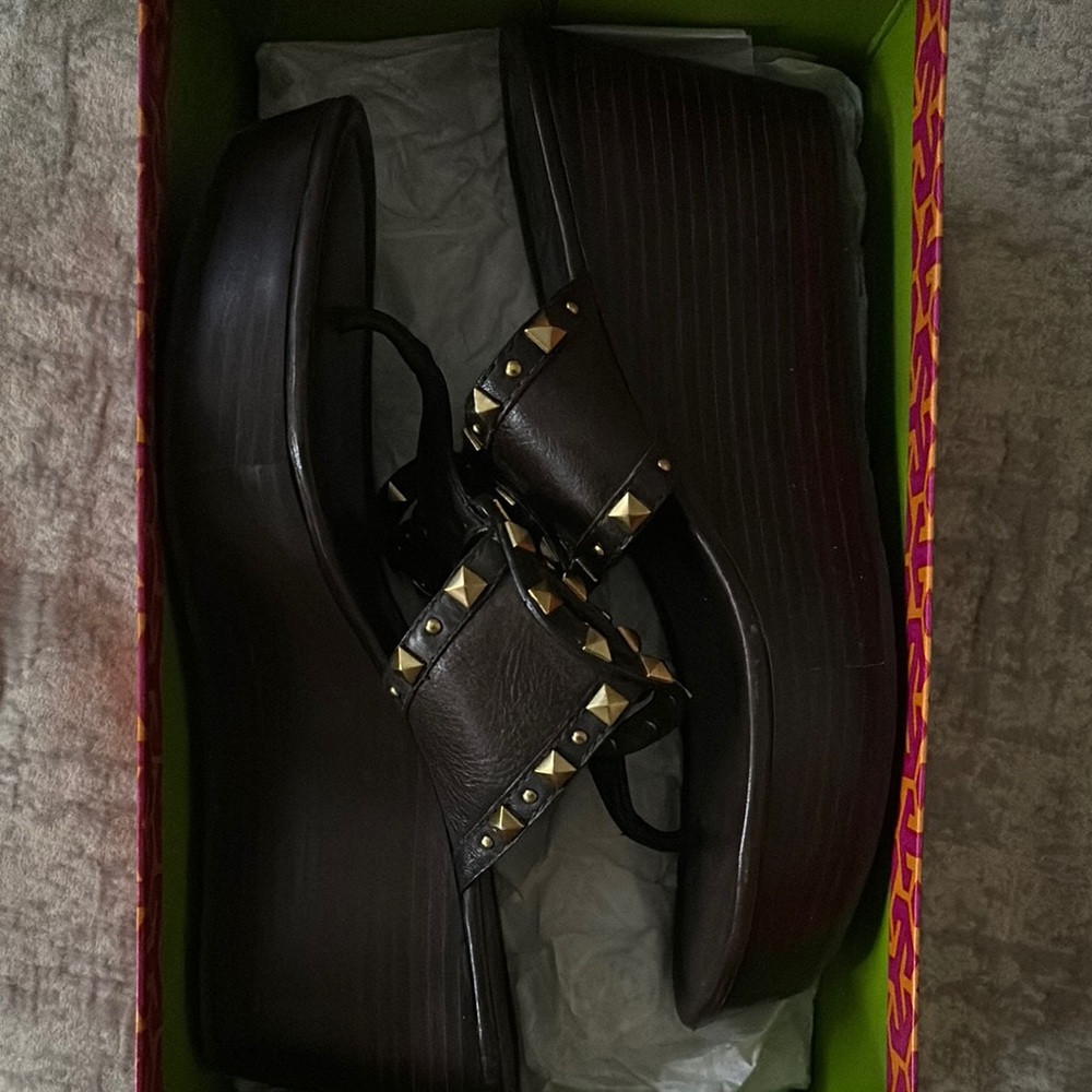 Tory Burch Black and Gold Wedges 2 1/2 - 3 inch